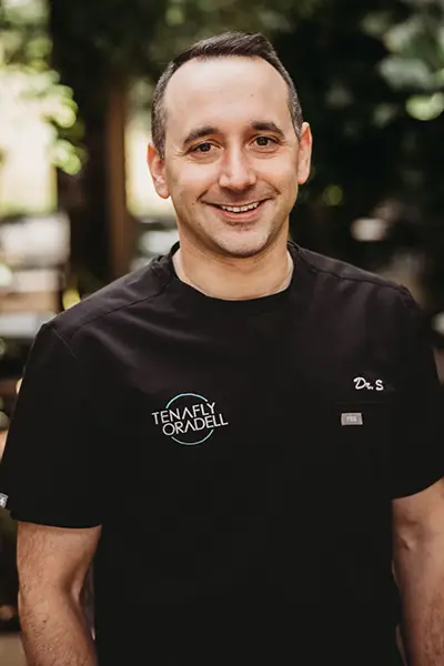 Periodontist Dr. Noam Saltzburg